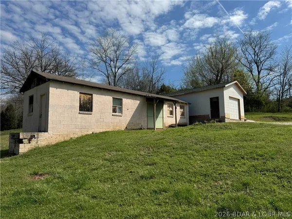 $240,000 | 33092 Lake Trail Road, Gravois Mills, MO 65037