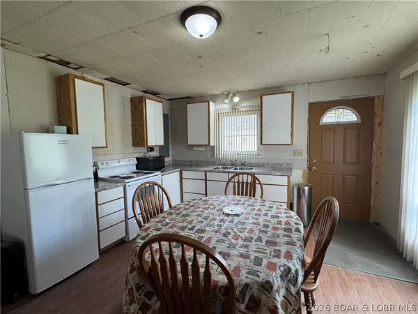 $240,000 | 33092 Lake Trail Road, Gravois Mills, MO 65037