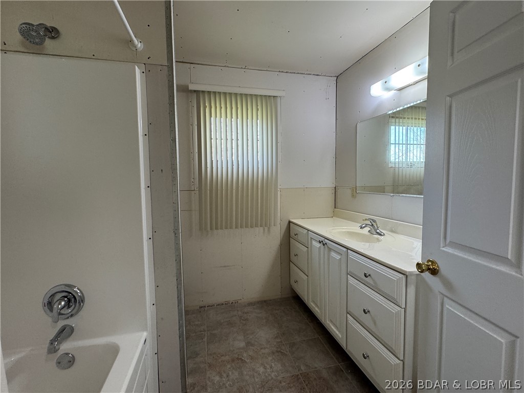 33092 Lake Trail Road Gravois Mills, MO 65037 - Photo 10 of 30 Bathroom is finished