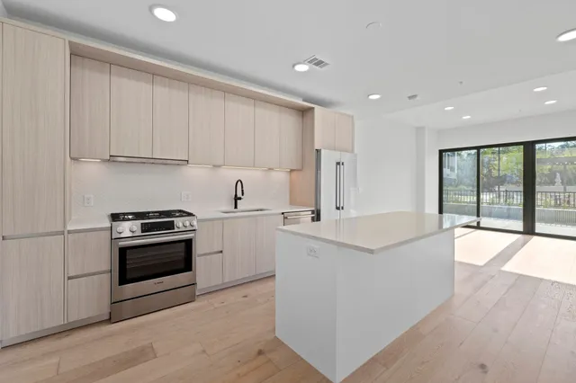 $849,000 | 2209 South 1st Street, Unit 122, Austin, TX 78704