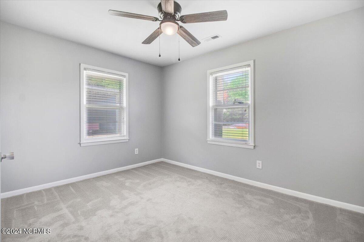 141 Parker Road Mount Olive, NC 28365 - Photo 13 of 22 30-141 Parker Rd - Interiors-9