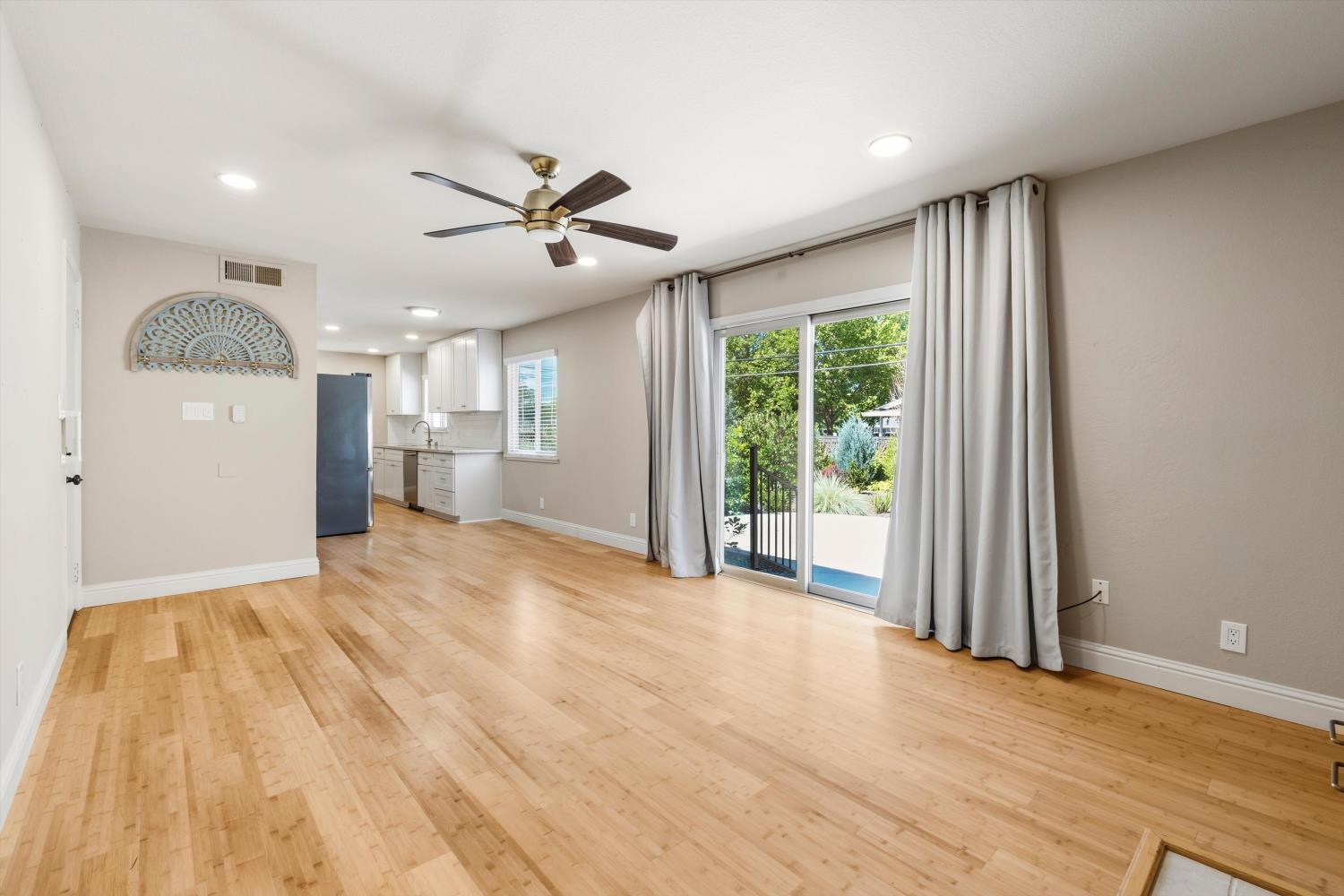 2101 Bircher Way Carmichael, CA 95608 - Photo 8 of 33