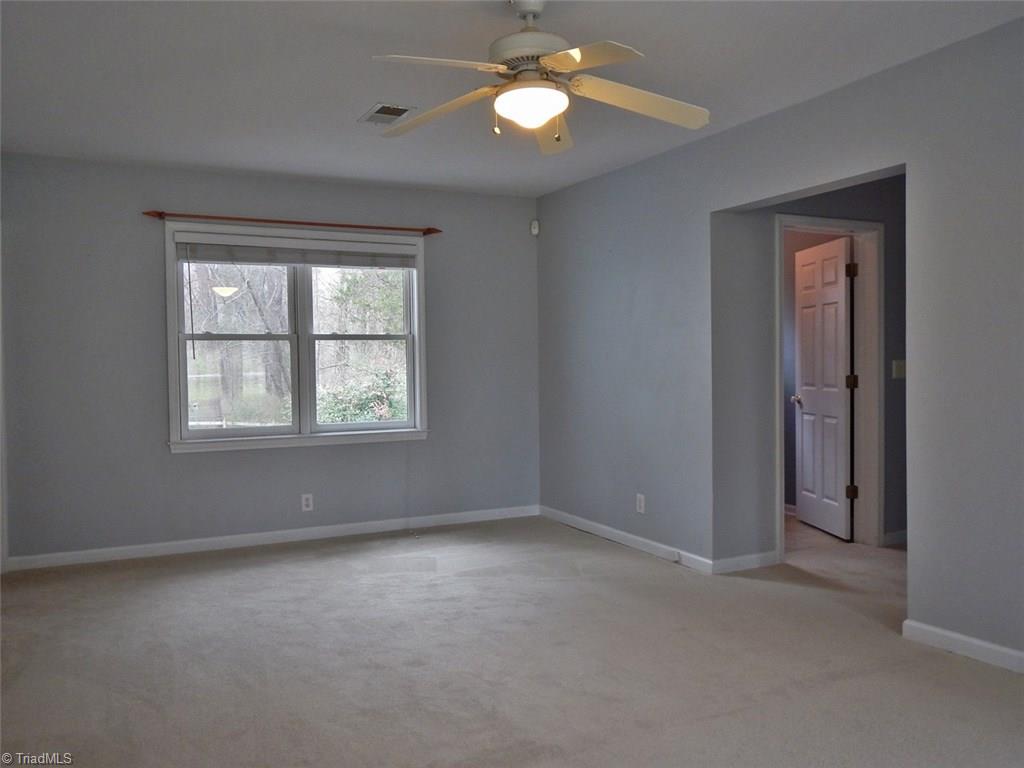 120 Horneytown Road High Point, NC 27265 - Photo 5 of 28 Living Room