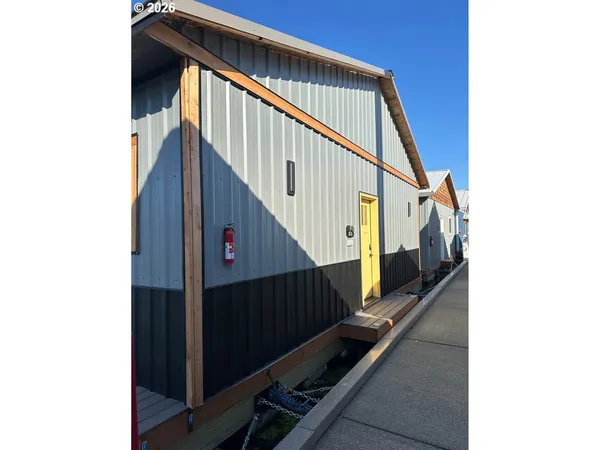 $299,000 | 101 North Boat Basin Road, The Dalles, OR 97058