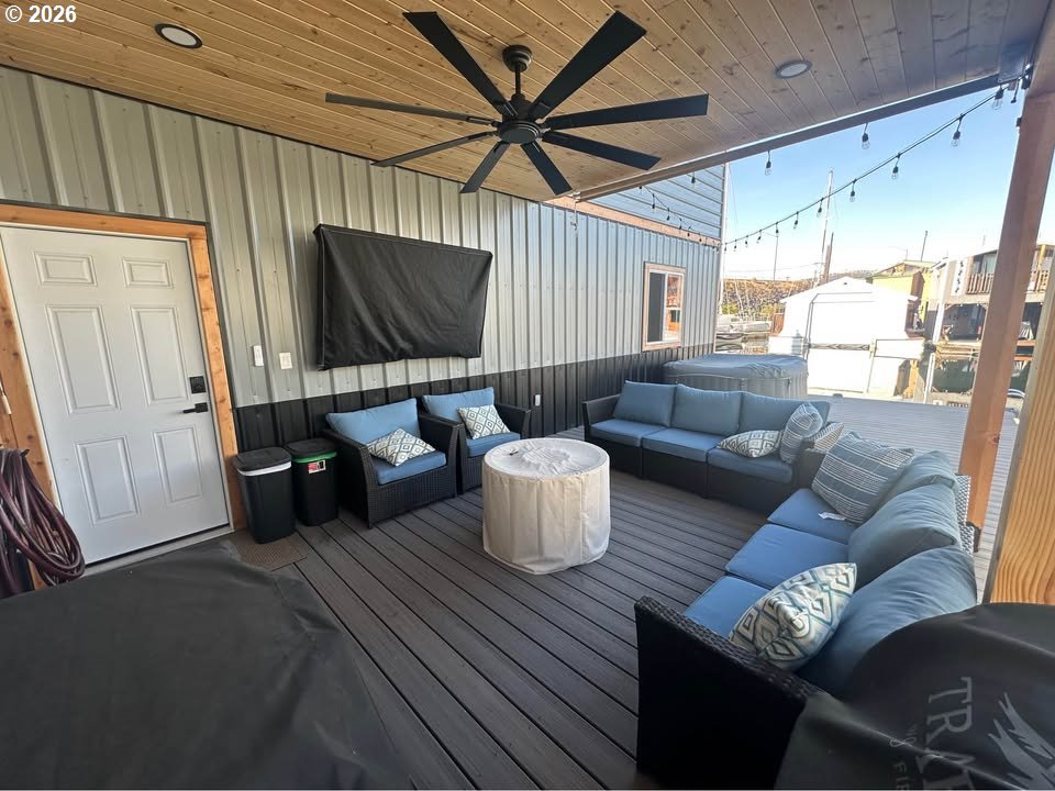 101 North Boat Basin Road The Dalles, OR 97058 - Photo 11 of 18 Deck