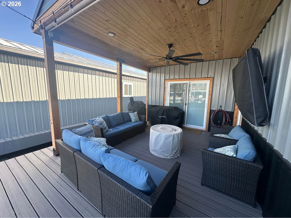 101 North Boat Basin Road The Dalles, OR 97058 - Photo 18 of 18 Deck