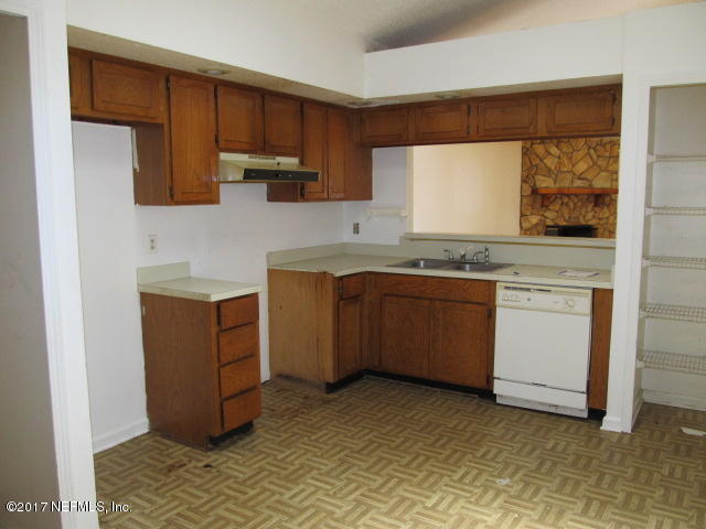 8774 Ivey Road Jacksonville, FL 32216 - Photo 6 of 13 IMG_0160