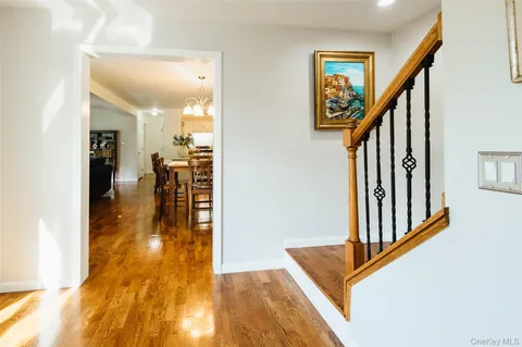 $750,000 | 5 Rivercrest Lane, Marlboro, NY 12542