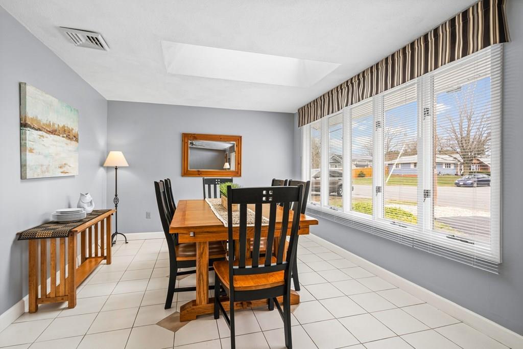 19 Wagner Road Stoneham, MA 02180 - Photo 8 of 40 Gallery Image 8