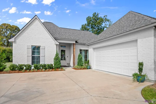 $435,000 | 13147 Oakbourne Avenue, Geismar, LA 70734
