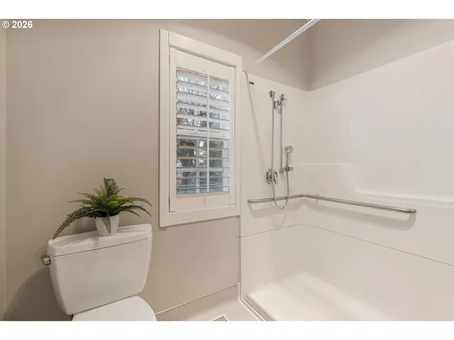 $950,000 | 15109 2nd Street Northeast, Aurora, OR 97002