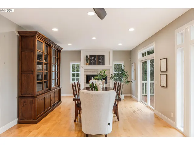 $950,000 | 15109 2nd Street Northeast, Aurora, OR 97002