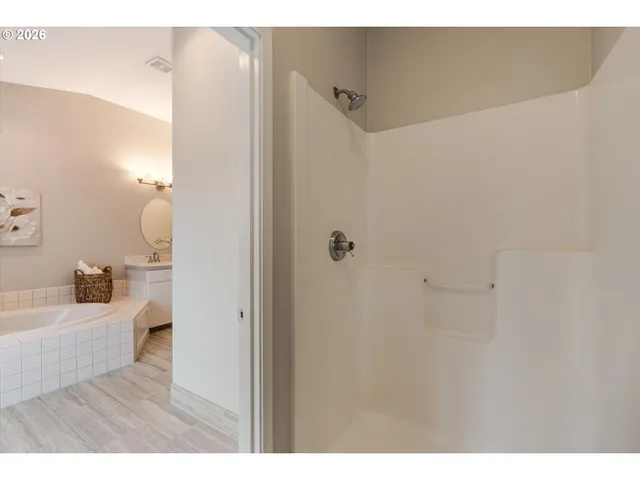 $950,000 | 15109 2nd Street Northeast, Aurora, OR 97002