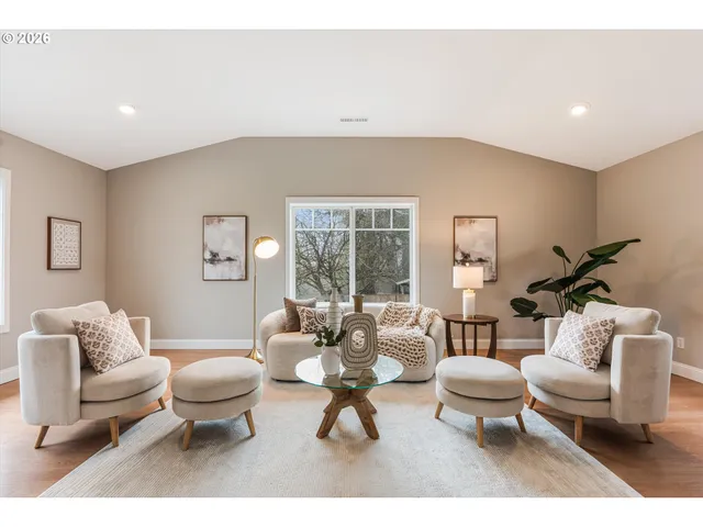 $950,000 | 15109 2nd Street Northeast, Aurora, OR 97002