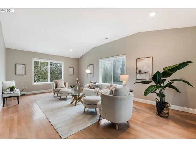 $950,000 | 15109 2nd Street Northeast, Aurora, OR 97002