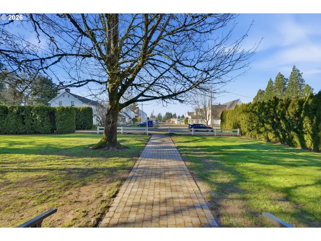 $950,000 | 15109 2nd Street Northeast, Aurora, OR 97002