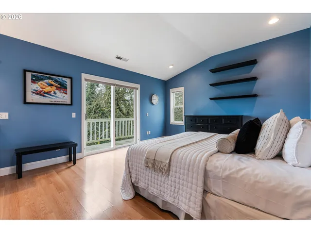 $950,000 | 15109 2nd Street Northeast, Aurora, OR 97002