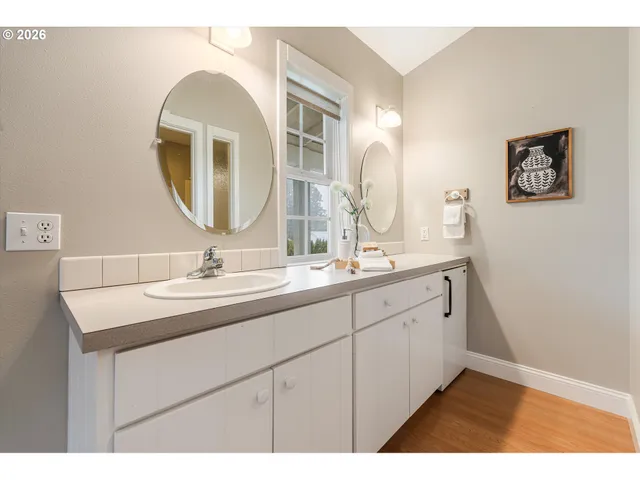 $950,000 | 15109 2nd Street Northeast, Aurora, OR 97002