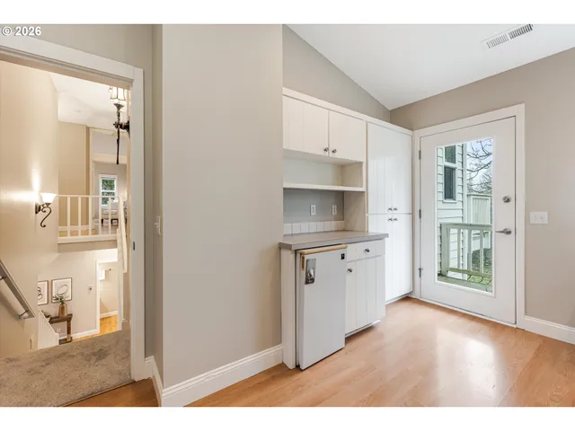 $950,000 | 15109 2nd Street Northeast, Aurora, OR 97002