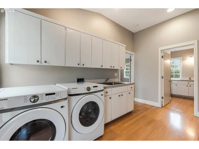 $950,000 | 15109 2nd Street Northeast, Aurora, OR 97002