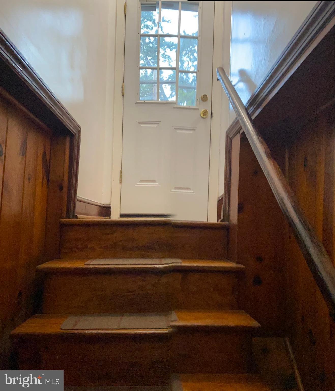 202 East Spring Street Alexandria, VA 22301 - Photo 18 of 45 a view of entryway