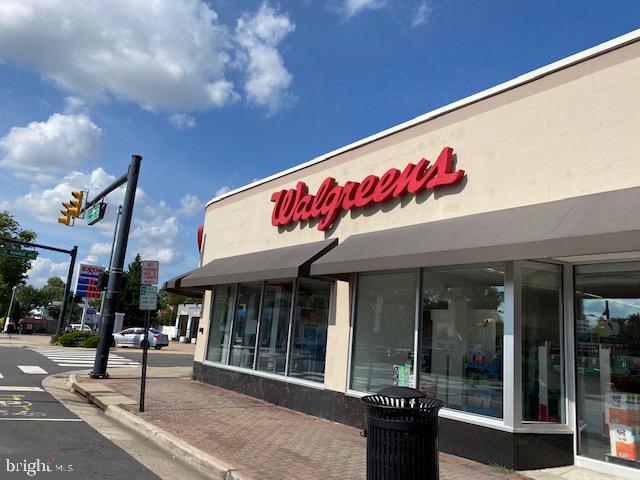 202 East Spring Street Alexandria, VA 22301 - Photo 33 of 45 a sign on the side of a building