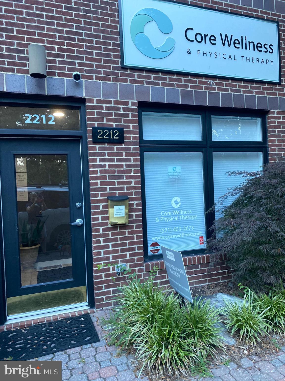 202 East Spring Street Alexandria, VA 22301 - Photo 34 of 45 a front view of a building with garden