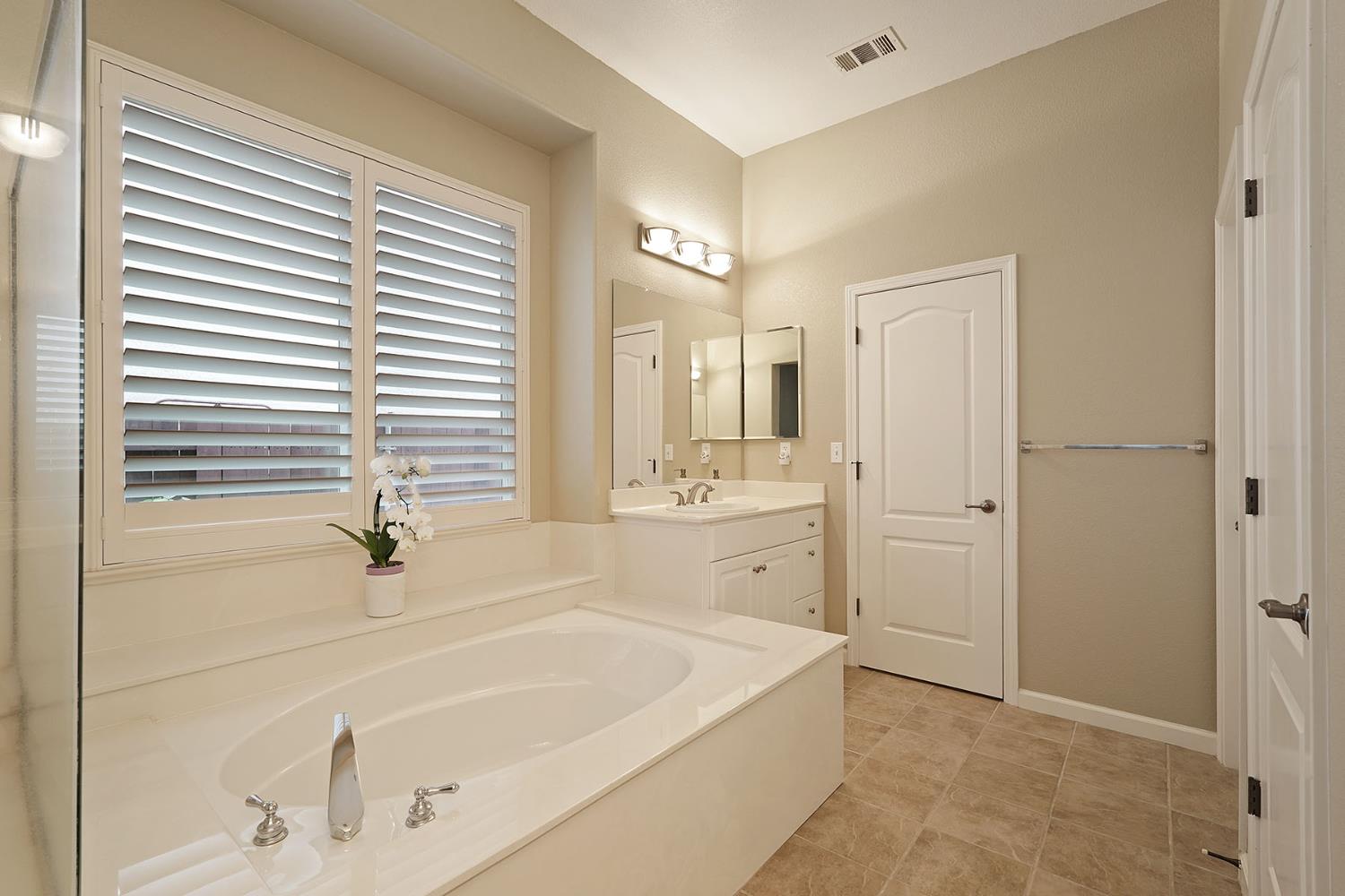 2088 Incline Drive Lodi, CA 95242 - Photo 27 of 34