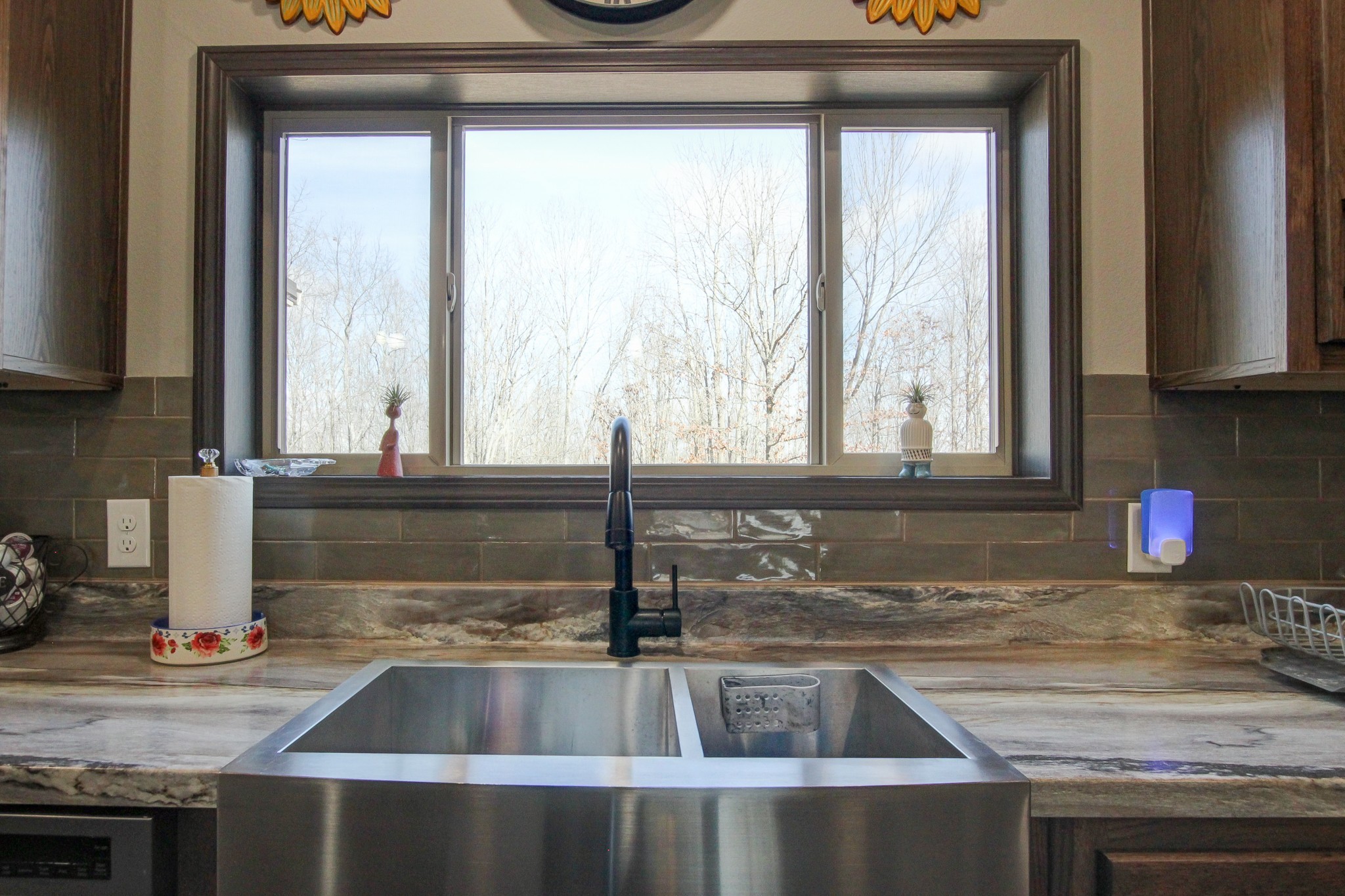212 Skyline Ridge Dover, TN 37058 - Photo 20 of 41 a kitchen with a stove and a sink