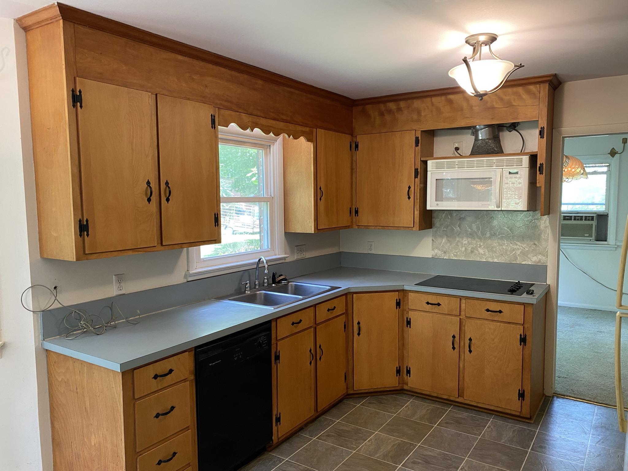 330 Shore Road Waynesboro, VA 22980 - Photo 10 of 52 Gallery Image 10