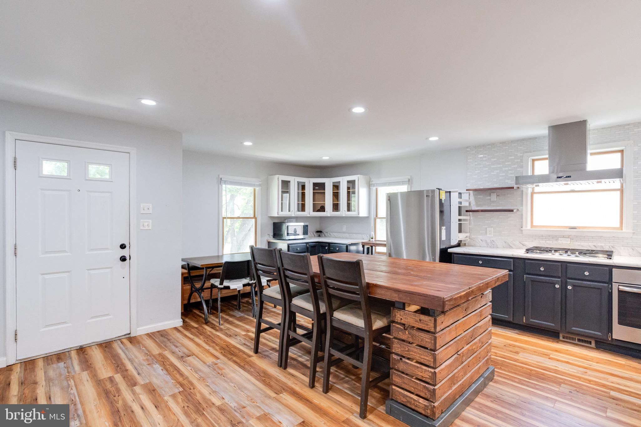 905 Regester Avenue Baltimore, MD 21239 - Photo 3 of 43