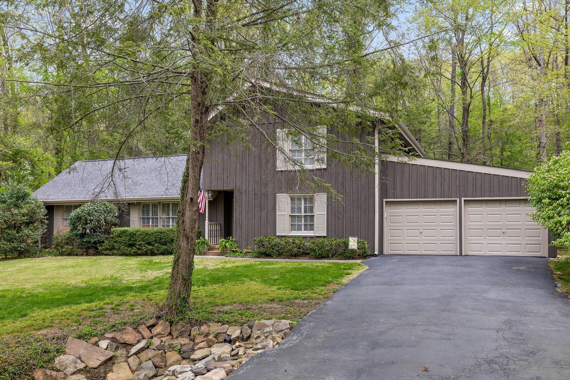 935 Dunsinane Road Signal Mountain, TN 37377 - Photo 4 of 65 04-Dunsinane-4