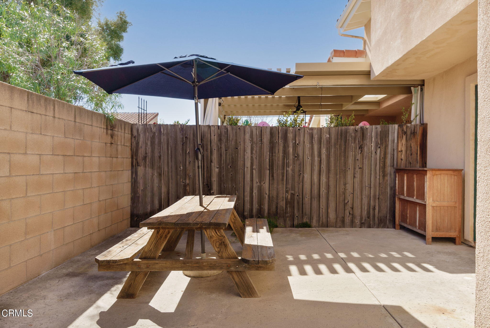 2940 Fanshell Walk Oxnard, CA 93035 - Photo 35 of 40 a view of outdoor space patio and outdoor kitchen