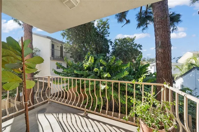 $2,750 | 1145 Roswell Avenue, Unit 204, Long Beach, CA 90804