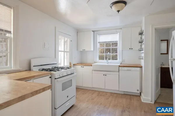 $898,000 | 2401 Fontaine Ave Extension, Charlottesville, VA 22903