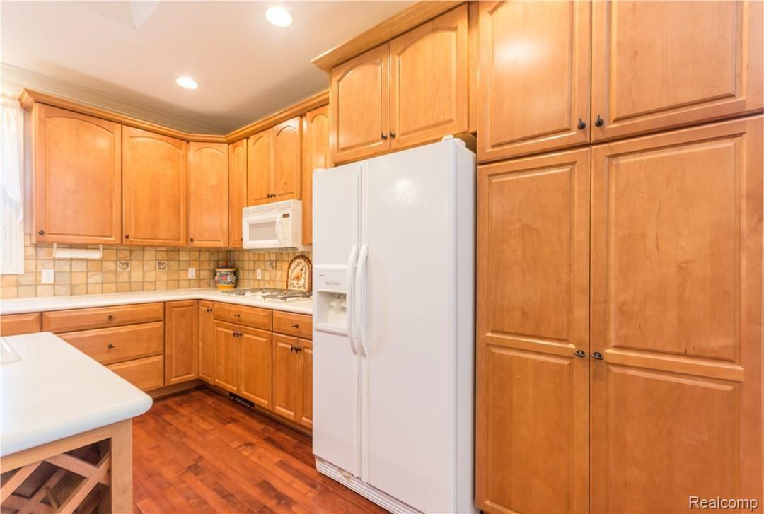 2934 Hadden Road Oakland, MI 48363 - Photo 9 of 60 2934 Hadden-41.jpg