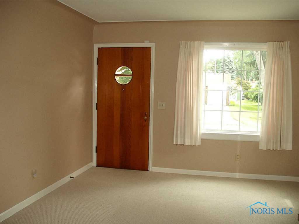 2007 Harlan Road Toledo, OH 43615 - Photo 6 of 13 Living Room.