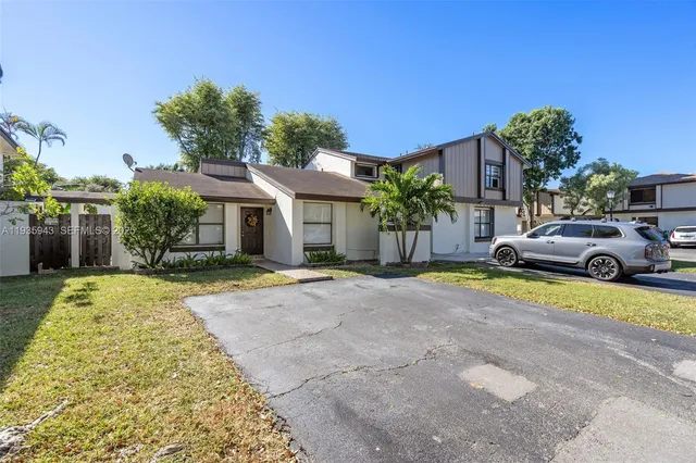 $2,800 | 12950 Southwest 66th Terrace, Unit 12950, Miami, FL 33183