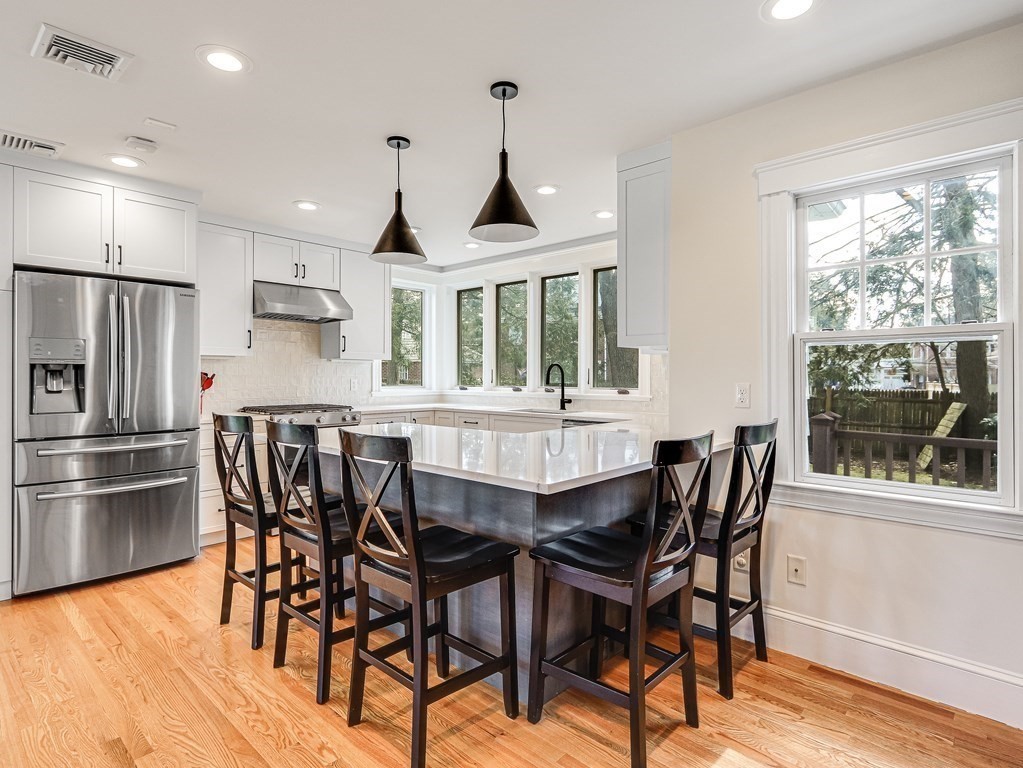 14 Samoset Road Newton, MA 02468 - Photo 4 of 32