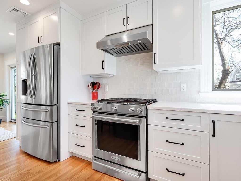 14 Samoset Road Newton, MA 02468 - Photo 8 of 32