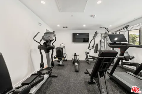 $1,190,000 | 1123 South Shenandoah Street, Unit 101, Los Angeles, CA 90035