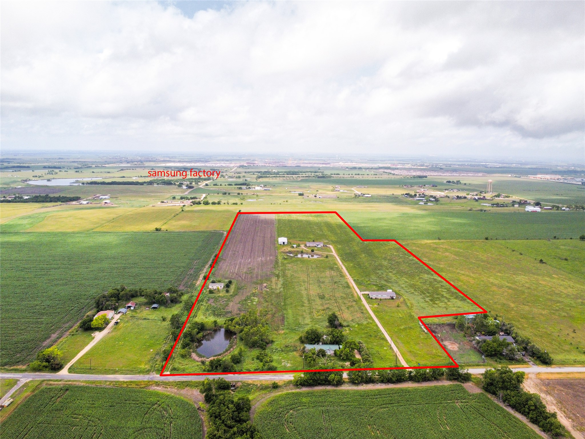 900 County Road 406 Taylor, TX 76574 - Photo 6 of 13 a view of a city