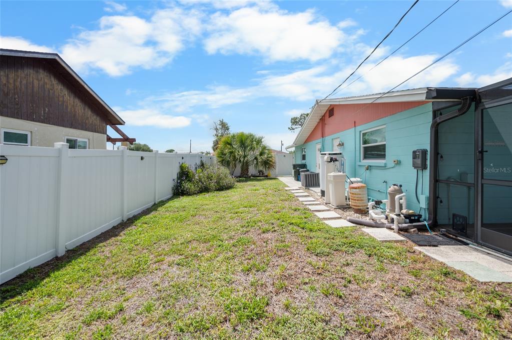1132 Piedmont Road Venice, FL 34293 - Photo 38 of 52