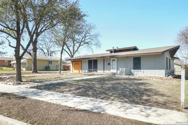 $1,985 | 119 Sullivan Drive, San Antonio, TX 78213