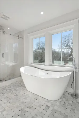 $1,585,000 | 1 Knowlton Court, Bristol, RI 02809