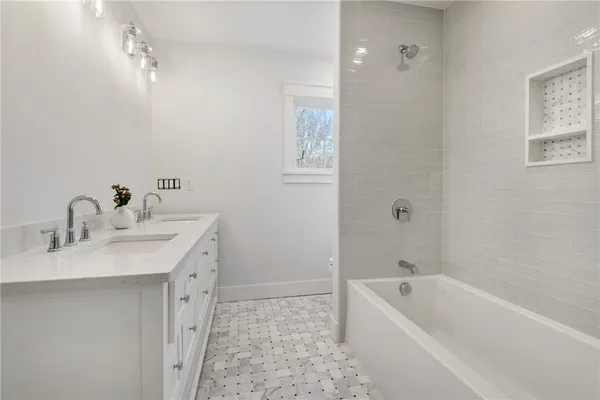 $1,585,000 | 1 Knowlton Court, Bristol, RI 02809