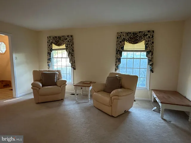 $2,900 | 703 Lora Lane, Hockessin, DE 19707