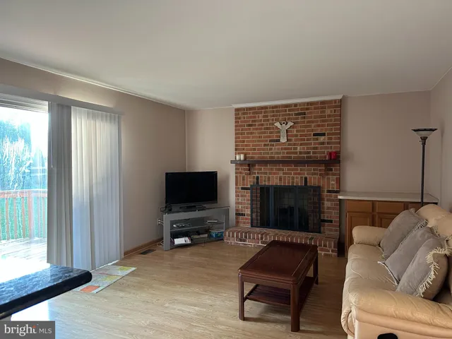 $2,900 | 703 Lora Lane, Hockessin, DE 19707