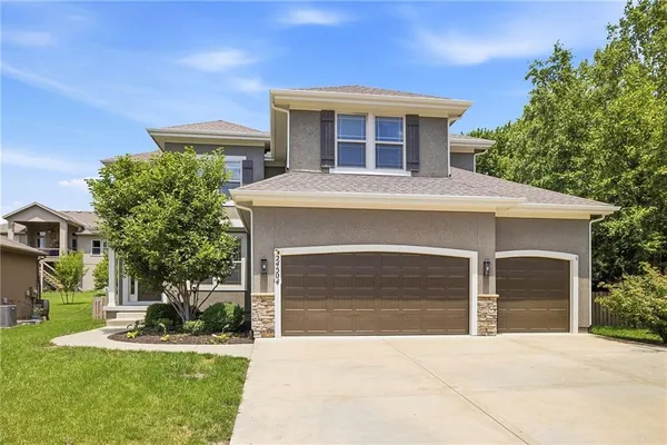 $610,000 | 24504 West 80th Place, Lenexa, KS 66227