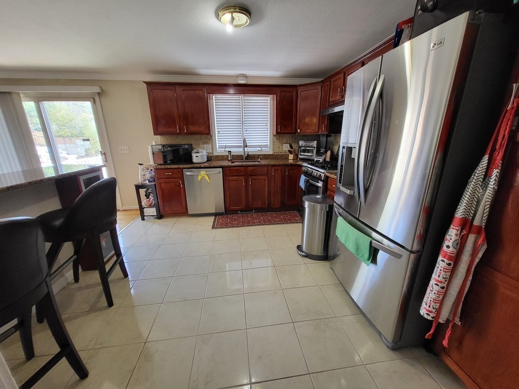 16 Krypto Circle Randolph, MA 02368 - Photo 8 of 23